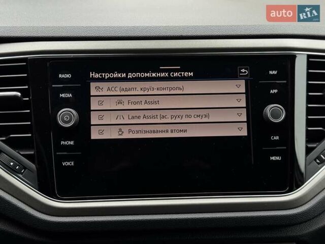 Білий Фольксваген Ті-Рок, об'ємом двигуна 1.5 л та пробігом 65 тис. км за 22999 $, фото 7 на Automoto.ua