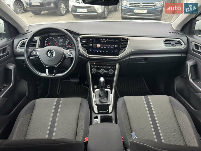 Белый Фольксваген Ти-Рок, объемом двигателя 1.5 л и пробегом 65 тыс. км за 23500 $, фото 28 на Automoto.ua