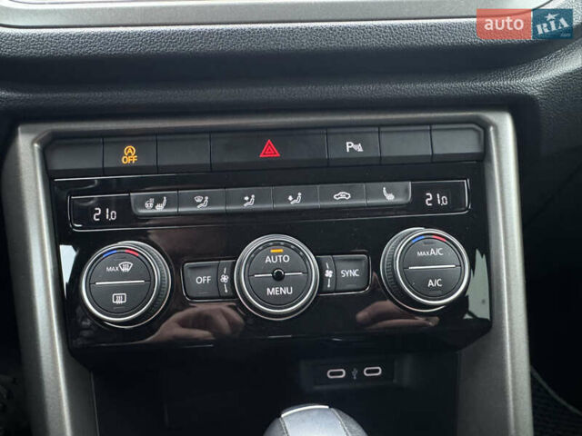 Белый Фольксваген Ти-Рок, объемом двигателя 1.5 л и пробегом 65 тыс. км за 23500 $, фото 4 на Automoto.ua