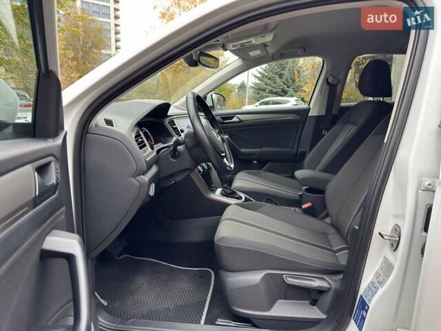 Білий Фольксваген Ті-Рок, об'ємом двигуна 1.5 л та пробігом 65 тис. км за 22999 $, фото 15 на Automoto.ua