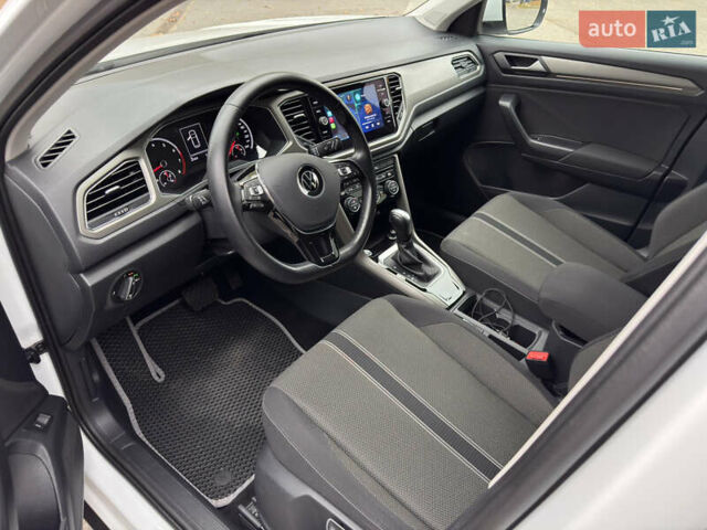 Білий Фольксваген Ті-Рок, об'ємом двигуна 1.5 л та пробігом 65 тис. км за 22999 $, фото 39 на Automoto.ua