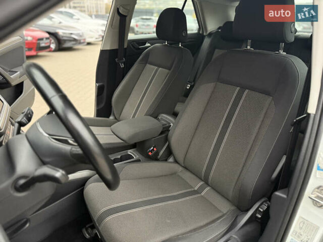 Белый Фольксваген Ти-Рок, объемом двигателя 1.5 л и пробегом 62 тыс. км за 19999 $, фото 12 на Automoto.ua