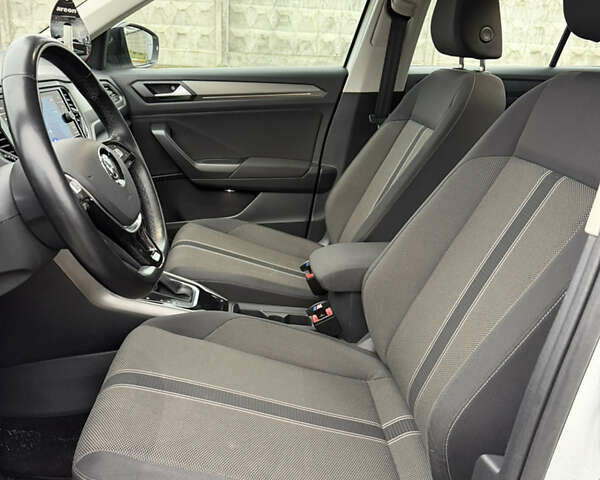 Білий Фольксваген Ті-Рок, об'ємом двигуна 1.5 л та пробігом 62 тис. км за 18900 $, фото 19 на Automoto.ua