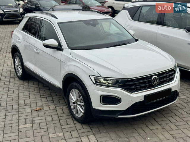 Белый Фольксваген Ти-Рок, объемом двигателя 1.5 л и пробегом 65 тыс. км за 23500 $, фото 15 на Automoto.ua