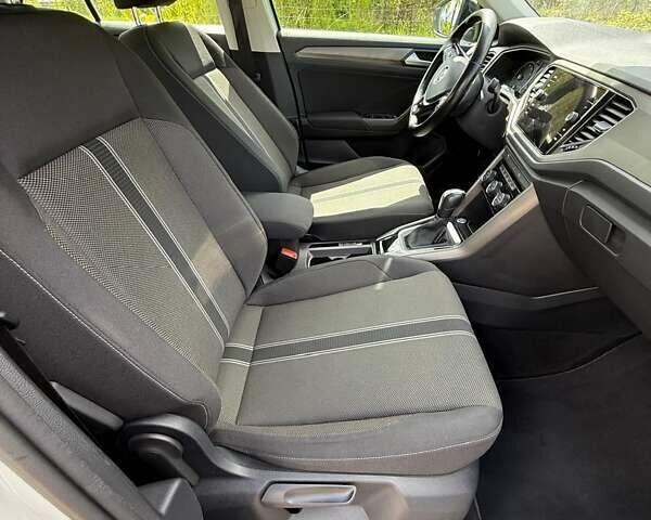 Белый Фольксваген Ти-Рок, объемом двигателя 1.5 л и пробегом 22 тыс. км за 25600 $, фото 16 на Automoto.ua