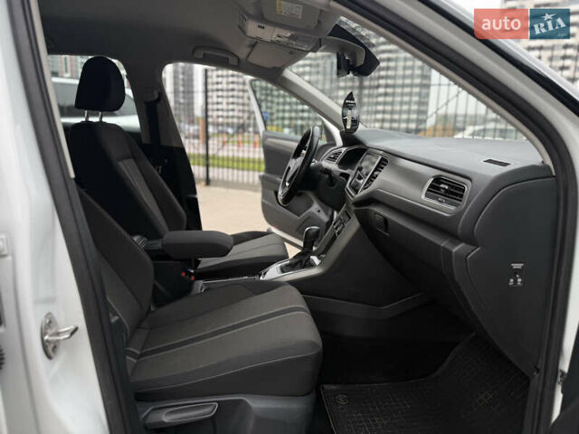 Белый Фольксваген Ти-Рок, объемом двигателя 1.5 л и пробегом 62 тыс. км за 19999 $, фото 14 на Automoto.ua