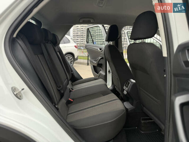 Белый Фольксваген Ти-Рок, объемом двигателя 1.5 л и пробегом 62 тыс. км за 19999 $, фото 13 на Automoto.ua