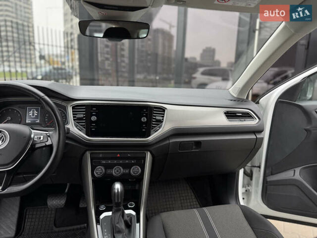 Белый Фольксваген Ти-Рок, объемом двигателя 1.5 л и пробегом 62 тыс. км за 19999 $, фото 15 на Automoto.ua