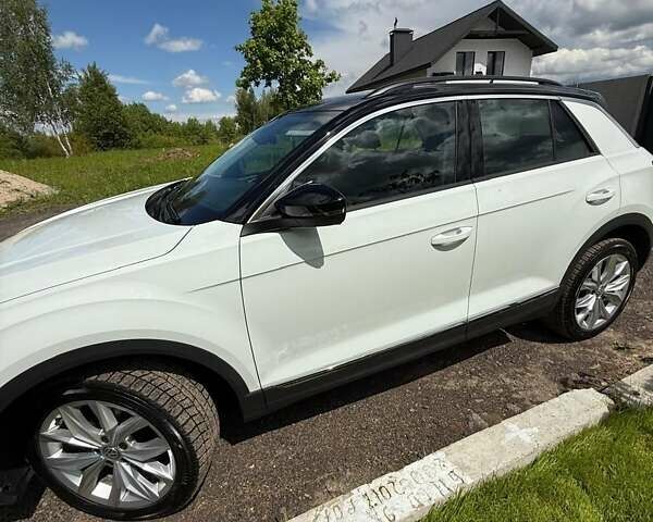 Белый Фольксваген Ти-Рок, объемом двигателя 1.5 л и пробегом 22 тыс. км за 25600 $, фото 10 на Automoto.ua