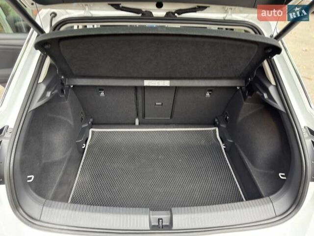 Білий Фольксваген Ті-Рок, об'ємом двигуна 1.5 л та пробігом 65 тис. км за 22999 $, фото 18 на Automoto.ua