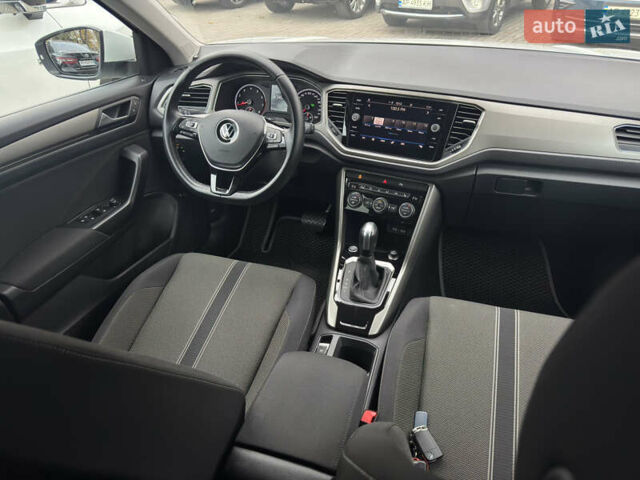 Белый Фольксваген Ти-Рок, объемом двигателя 1.5 л и пробегом 65 тыс. км за 23500 $, фото 22 на Automoto.ua