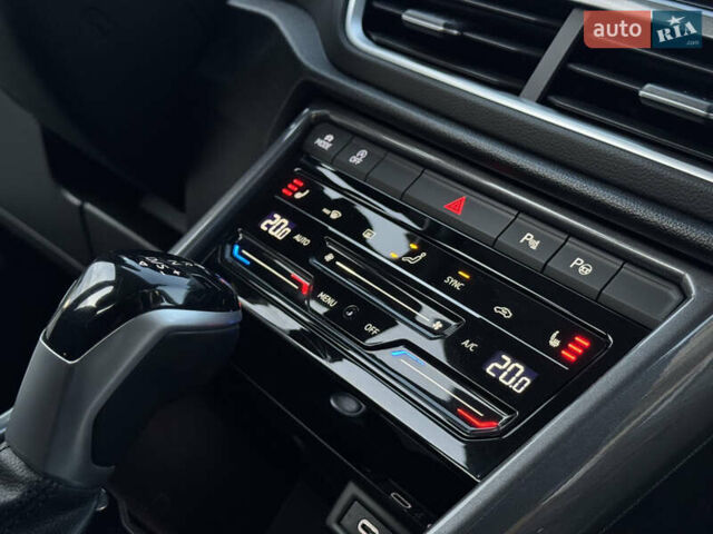 Білий Фольксваген Ті-Рок, об'ємом двигуна 1.5 л та пробігом 55 тис. км за 22799 $, фото 123 на Automoto.ua