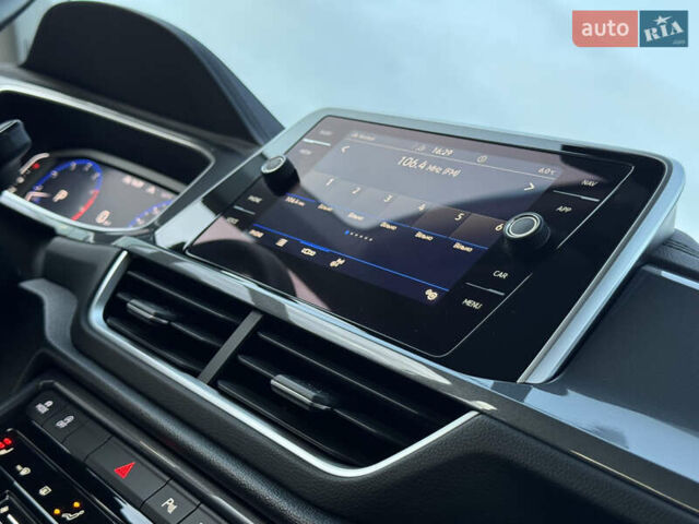 Білий Фольксваген Ті-Рок, об'ємом двигуна 1.5 л та пробігом 55 тис. км за 22799 $, фото 122 на Automoto.ua