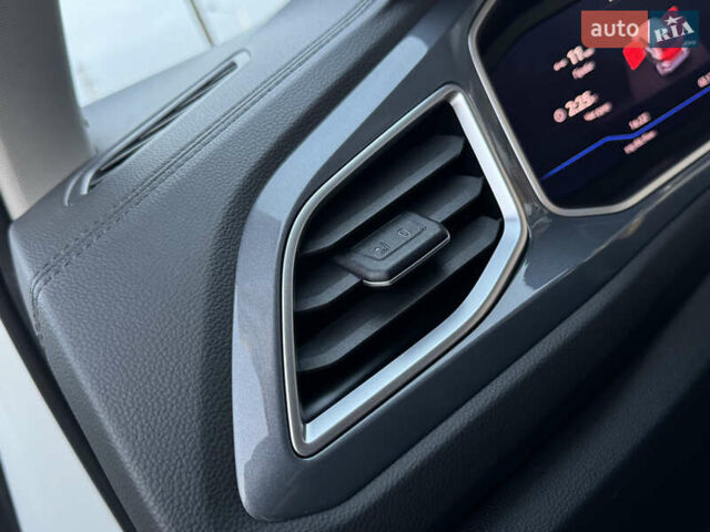 Білий Фольксваген Ті-Рок, об'ємом двигуна 1.5 л та пробігом 55 тис. км за 22799 $, фото 96 на Automoto.ua