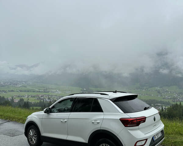 Білий Фольксваген Ті-Рок, об'ємом двигуна 1.5 л та пробігом 30 тис. км за 23351 $, фото 2 на Automoto.ua