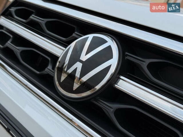 Білий Фольксваген Ті-Рок, об'ємом двигуна 1.5 л та пробігом 55 тис. км за 22799 $, фото 10 на Automoto.ua