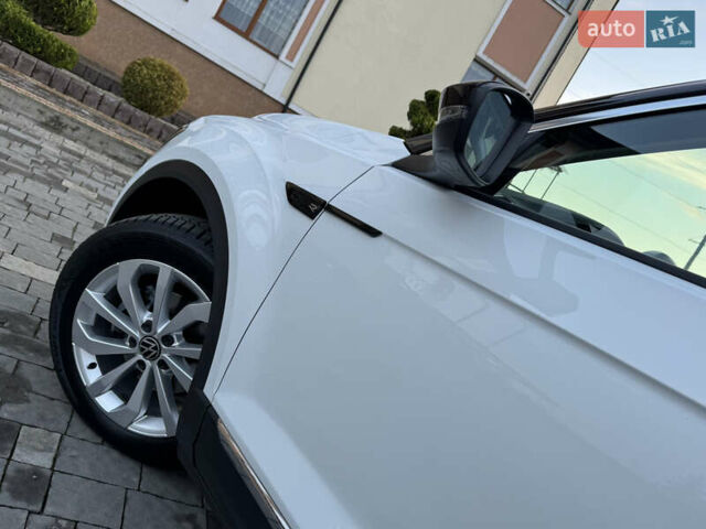 Білий Фольксваген Ті-Рок, об'ємом двигуна 1.5 л та пробігом 55 тис. км за 22799 $, фото 85 на Automoto.ua