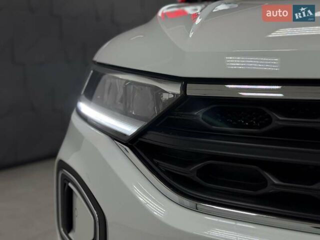 Фольксваген Ти-Рок 2024 в Тернополе на Automoto.ua Белый Фольксваген Ти-Рок, объемом двигателя 1.4 л и пробегом 5 тыс. км за 28300 $, фото 4 на Automoto.ua