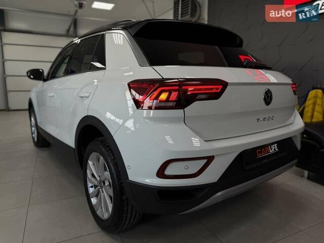 Фольксваген Ти-Рок 2024 в Тернополе на Automoto.ua Белый Фольксваген Ти-Рок, объемом двигателя 1.4 л и пробегом 5 тыс. км за 28300 $, фото 24 на Automoto.ua