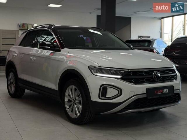 Фольксваген Ти-Рок 2024 в Тернополе на Automoto.ua Белый Фольксваген Ти-Рок, объемом двигателя 1.4 л и пробегом 5 тыс. км за 28300 $, фото 9 на Automoto.ua