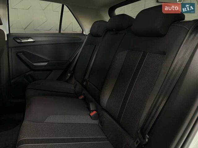 Фольксваген Ти-Рок 2024 в Тернополе на Automoto.ua Белый Фольксваген Ти-Рок, объемом двигателя 1.4 л и пробегом 5 тыс. км за 28300 $, фото 43 на Automoto.ua