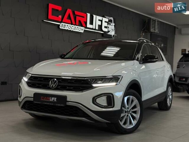 Фольксваген Ти-Рок 2024 в Тернополе на Automoto.ua Белый Фольксваген Ти-Рок, объемом двигателя 1.4 л и пробегом 5 тыс. км за 28300 $, фото 3 на Automoto.ua