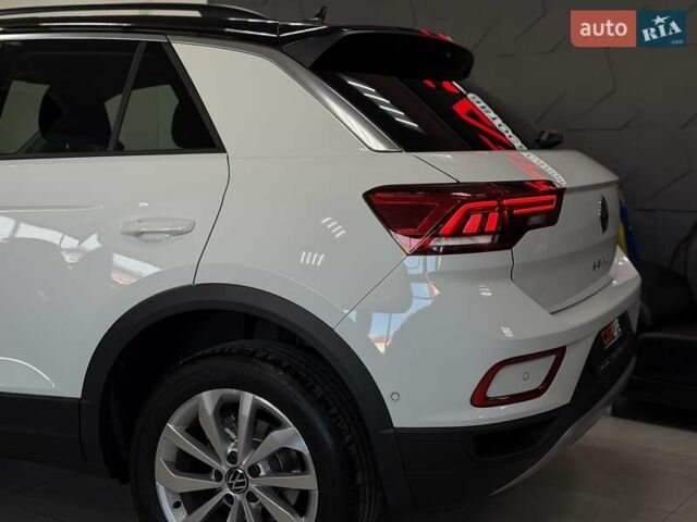 Фольксваген Ти-Рок 2024 в Тернополе на Automoto.ua Белый Фольксваген Ти-Рок, объемом двигателя 1.4 л и пробегом 5 тыс. км за 28300 $, фото 21 на Automoto.ua