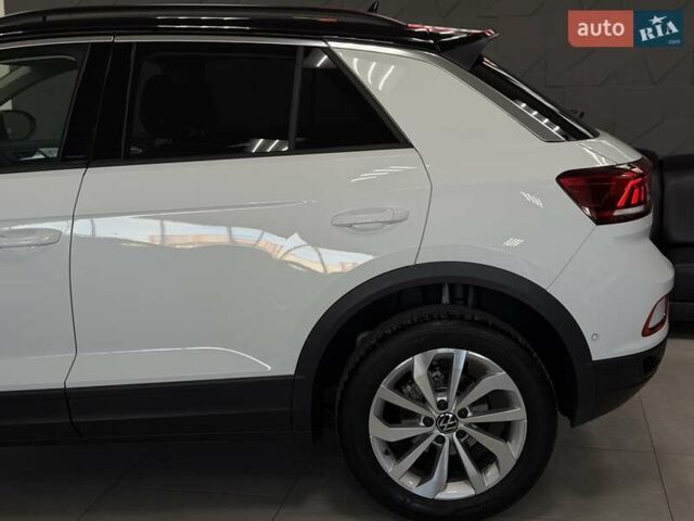 Фольксваген Ти-Рок 2024 в Тернополе на Automoto.ua Белый Фольксваген Ти-Рок, объемом двигателя 1.4 л и пробегом 5 тыс. км за 28300 $, фото 20 на Automoto.ua