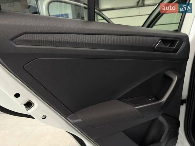 Фольксваген Ти-Рок 2024 в Тернополе на Automoto.ua Белый Фольксваген Ти-Рок, объемом двигателя 1.4 л и пробегом 5 тыс. км за 28300 $, фото 36 на Automoto.ua