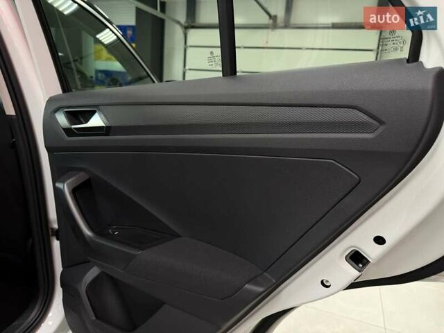 Фольксваген Ти-Рок 2024 в Тернополе на Automoto.ua Белый Фольксваген Ти-Рок, объемом двигателя 1.4 л и пробегом 5 тыс. км за 28300 $, фото 37 на Automoto.ua