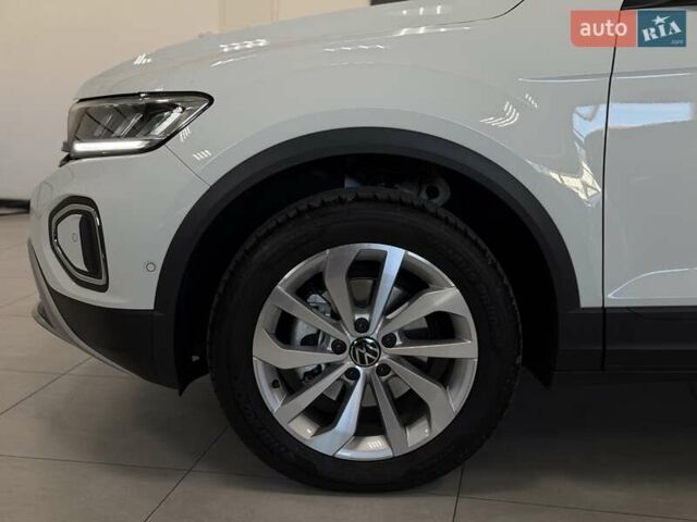 Фольксваген Ти-Рок 2024 в Тернополе на Automoto.ua Белый Фольксваген Ти-Рок, объемом двигателя 1.4 л и пробегом 5 тыс. км за 28300 $, фото 7 на Automoto.ua