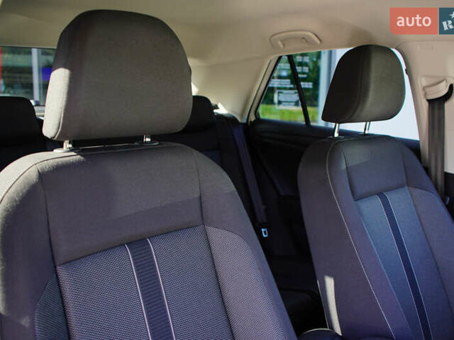 Білий Фольксваген Ті-Рок, об'ємом двигуна 1.4 л та пробігом 8 тис. км за 28687 $, фото 32 на Automoto.ua