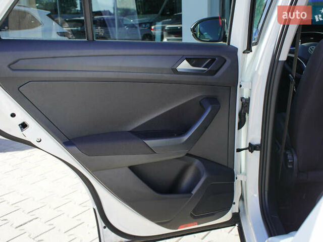 Білий Фольксваген Ті-Рок, об'ємом двигуна 1.4 л та пробігом 8 тис. км за 28687 $, фото 23 на Automoto.ua