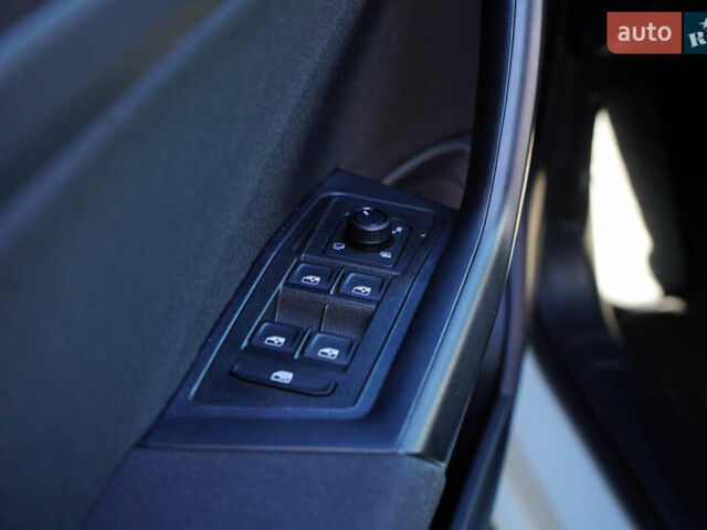 Білий Фольксваген Ті-Рок, об'ємом двигуна 1.4 л та пробігом 8 тис. км за 28687 $, фото 12 на Automoto.ua