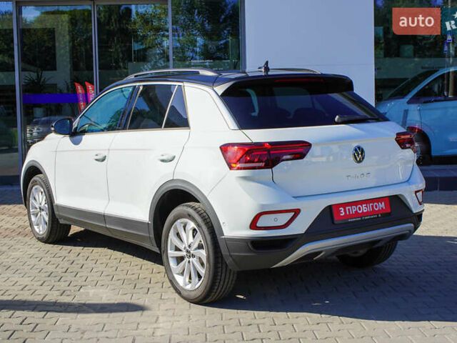 Білий Фольксваген Ті-Рок, об'ємом двигуна 1.4 л та пробігом 8 тис. км за 28687 $, фото 6 на Automoto.ua