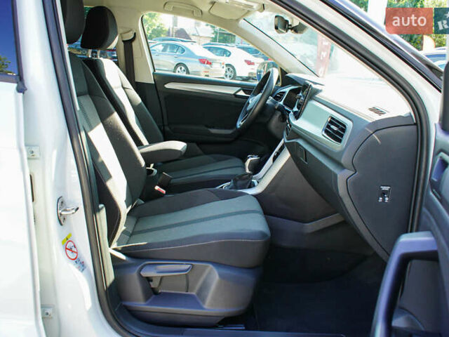 Білий Фольксваген Ті-Рок, об'ємом двигуна 1.4 л та пробігом 8 тис. км за 28687 $, фото 30 на Automoto.ua