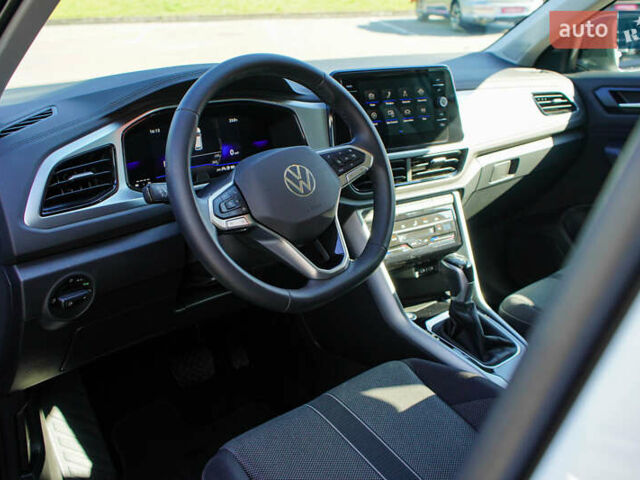 Білий Фольксваген Ті-Рок, об'ємом двигуна 1.4 л та пробігом 8 тис. км за 28687 $, фото 15 на Automoto.ua