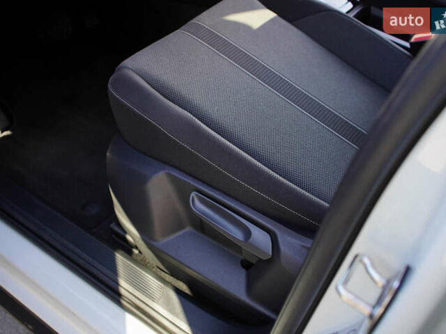 Білий Фольксваген Ті-Рок, об'ємом двигуна 1.4 л та пробігом 8 тис. км за 28687 $, фото 13 на Automoto.ua