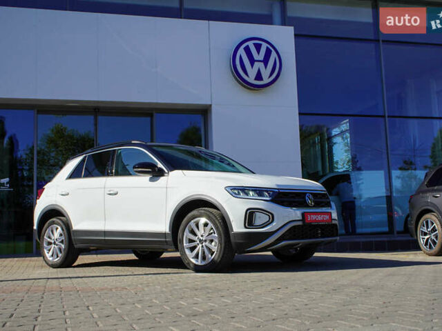 Білий Фольксваген Ті-Рок, об'ємом двигуна 1.4 л та пробігом 8 тис. км за 28687 $, фото 10 на Automoto.ua