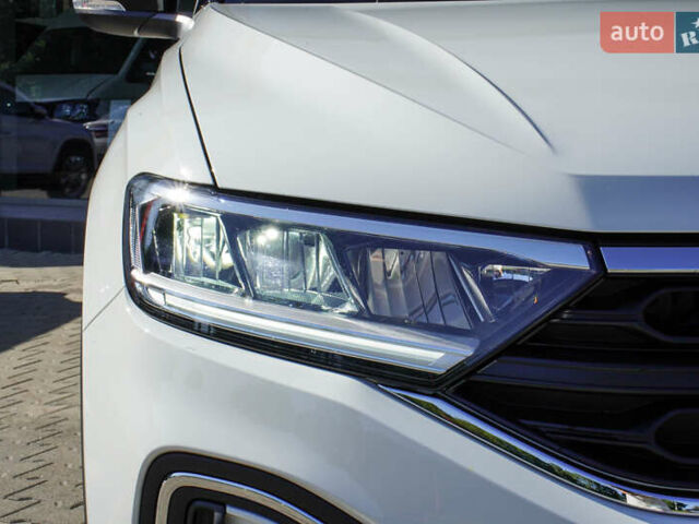 Білий Фольксваген Ті-Рок, об'ємом двигуна 1.4 л та пробігом 8 тис. км за 28687 $, фото 2 на Automoto.ua