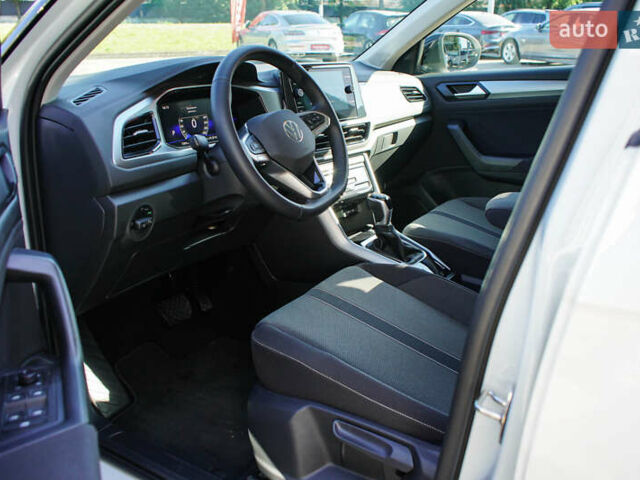 Білий Фольксваген Ті-Рок, об'ємом двигуна 1.4 л та пробігом 8 тис. км за 28687 $, фото 14 на Automoto.ua