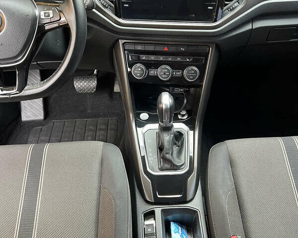 Чорний Фольксваген Ті-Рок, об'ємом двигуна 1.5 л та пробігом 70 тис. км за 20700 $, фото 5 на Automoto.ua