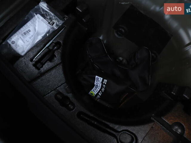 Черный Фольксваген Ти-Рок, объемом двигателя 1.97 л и пробегом 110 тыс. км за 24899 $, фото 79 на Automoto.ua