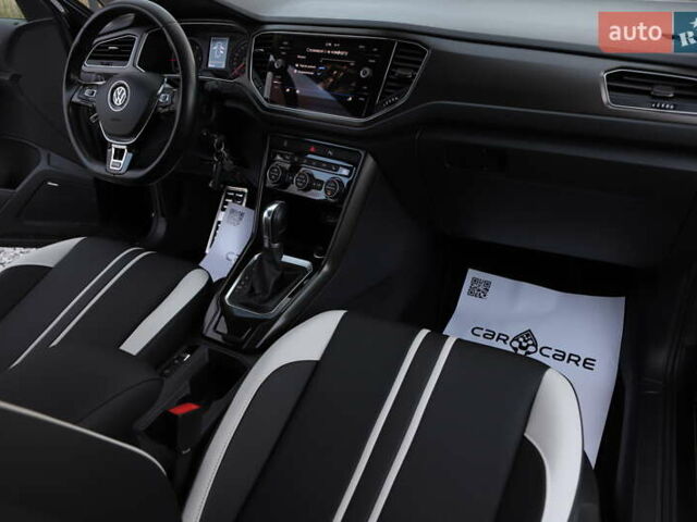 Черный Фольксваген Ти-Рок, объемом двигателя 1.97 л и пробегом 110 тыс. км за 24899 $, фото 58 на Automoto.ua