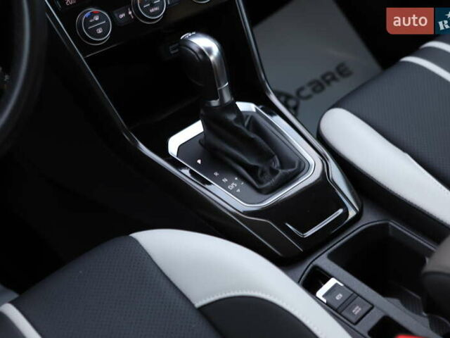 Черный Фольксваген Ти-Рок, объемом двигателя 1.97 л и пробегом 110 тыс. км за 24899 $, фото 66 на Automoto.ua