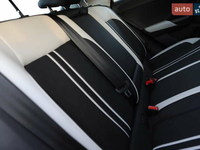 Черный Фольксваген Ти-Рок, объемом двигателя 1.97 л и пробегом 110 тыс. км за 24899 $, фото 63 на Automoto.ua