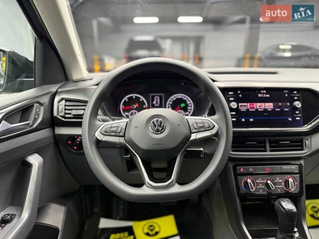 Фольксваген Ти-Рок 2020 в Черновцах на Automoto.ua Черный Фольксваген Ти-Рок, объемом двигателя 1.6 л и пробегом 200 тыс. км за 20700 $, фото 17 на Automoto.ua