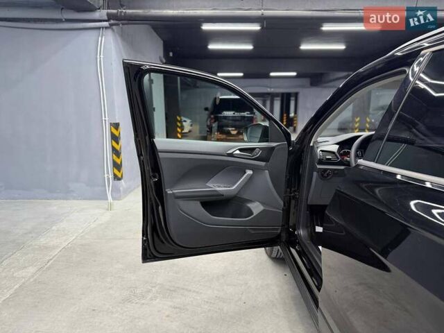 Фольксваген Ти-Рок 2020 в Черновцах на Automoto.ua Черный Фольксваген Ти-Рок, объемом двигателя 1.6 л и пробегом 200 тыс. км за 20700 $, фото 6 на Automoto.ua