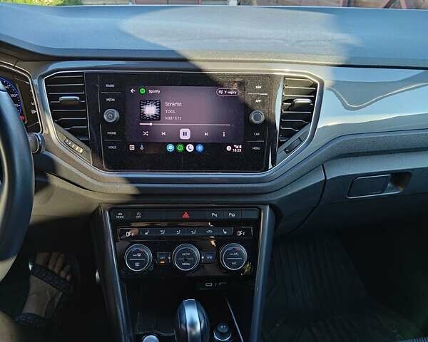 Черный Фольксваген Ти-Рок, объемом двигателя 1.5 л и пробегом 58 тыс. км за 26000 $, фото 9 на Automoto.ua