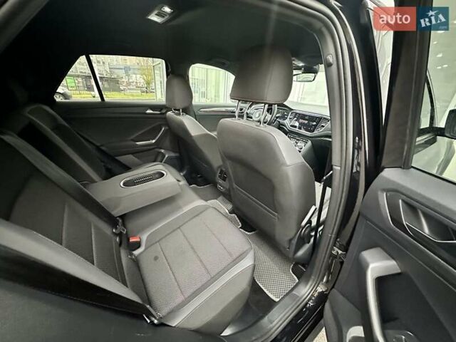 Чорний Фольксваген Ті-Рок, об'ємом двигуна 1.5 л та пробігом 98 тис. км за 23900 $, фото 7 на Automoto.ua